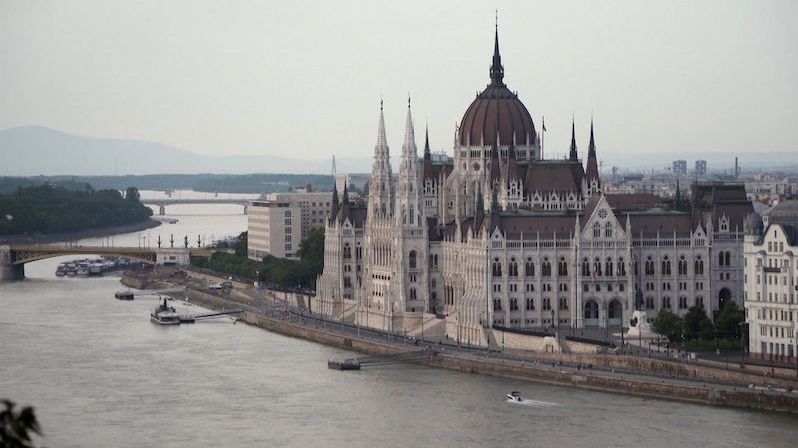 Budapešť zanedbává památky. UNESCO jí hrozí červenou listinou